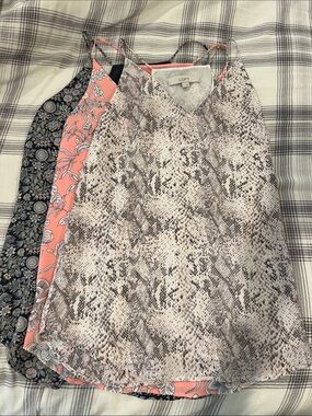 LOFT V- Neck camisoles. Set of 3.